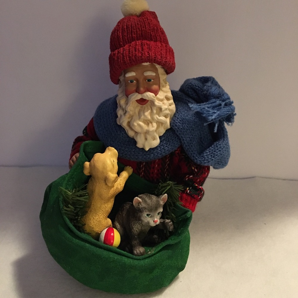 Possible Dreams Clothtique Santa